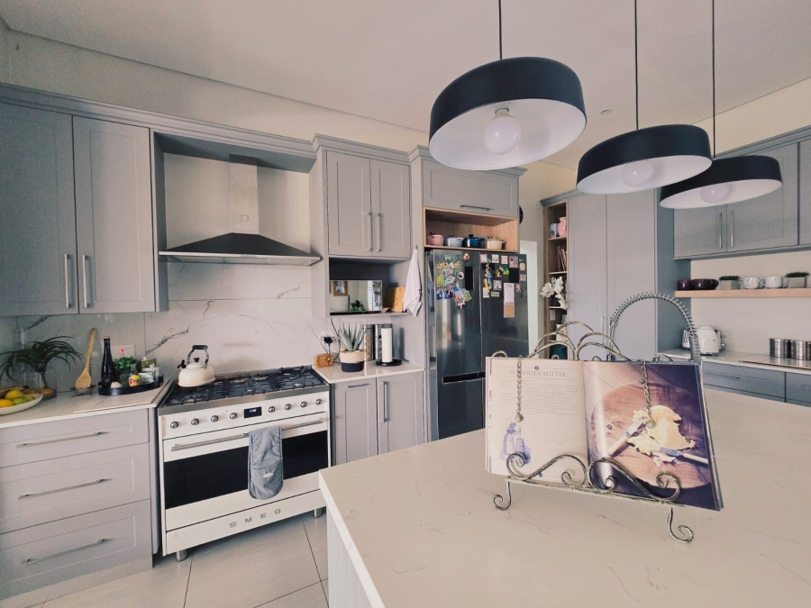 3 Bedroom Property for Sale in Kingswood Golf Estate Western Cape